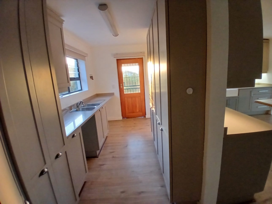 5 Bedroom Property for Sale in Wilderness Central Western Cape